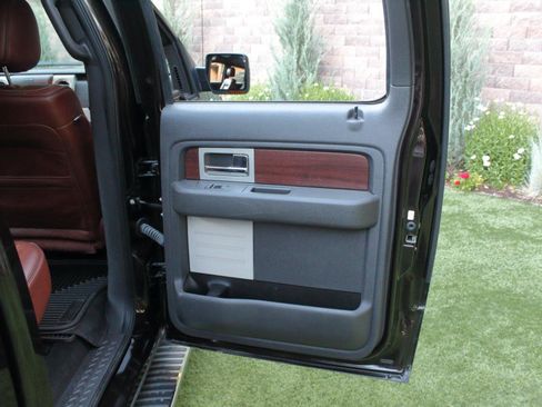 Used 2013 Ford F150 King Ranch w/ King Ranch Luxury Pkg AWD/4WD image 33
