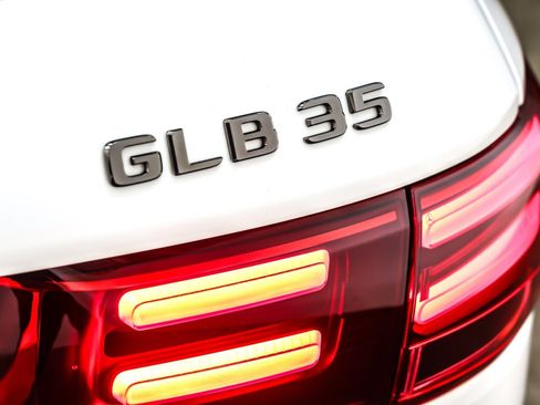 Used 2025 Mercedes-Benz GLB 35 AMG 4MATIC image 10