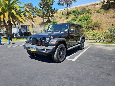 Used 2021 Jeep Wrangler Unlimited Sport AWD/4WD image 3