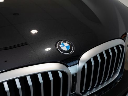 Used 2023 BMW X3 xDrive30i w/ Premium Package w/ZPA AWD/4WD image 18