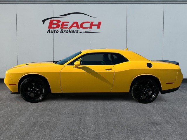 Used 2018 Dodge Challenger SXT Plus RWD image 7