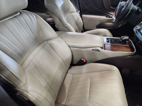 Used 2020 Lexus LS 500 w/ Interior Upgrade Package RWD image 31