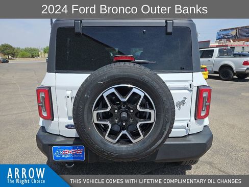 Used 2024 Ford Bronco Outer Banks AWD/4WD image 11
