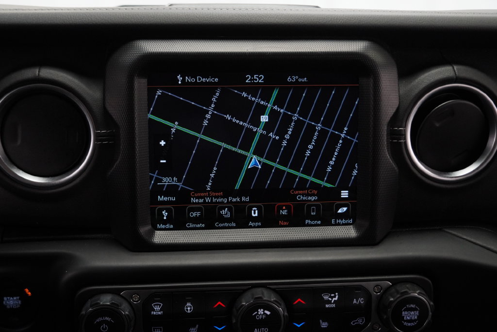 Used 2023 Jeep Wrangler Unlimited Sahara w/ Cold Weather Group AWD/4WD image 28