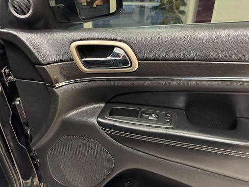 Used 2015 Jeep Grand Cherokee Limited AWD/4WD image 15