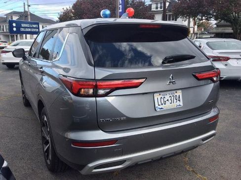 Used 2023 Mitsubishi Outlander SE image 15
