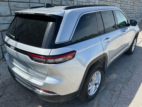 Certified 2024 Jeep Grand Cherokee Laredo X w/ Luxury Tech Group I AWD/4WD image 5