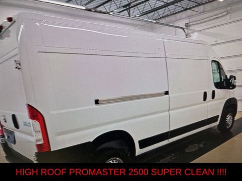 Used 2024 RAM ProMaster 2500 w/ Convenience Group FWD image 4