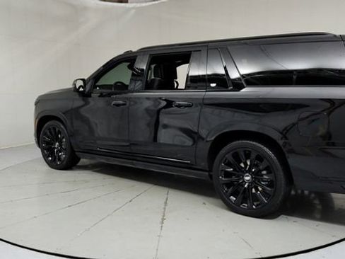 Certified 2026 Cadillac Escalade ESV Platinum Sport image 3