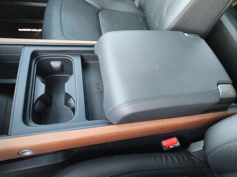 Used 2024 Land Rover Defender 130 X image 37