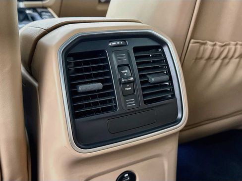 Certified 2021 Porsche Macan AWD/4WD image 26