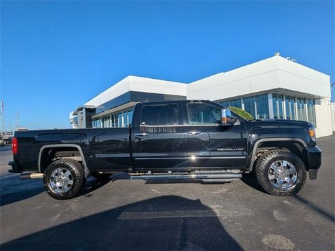 Used 2019 GMC Sierra 3500 Denali w/ Duramax Plus Package image 3