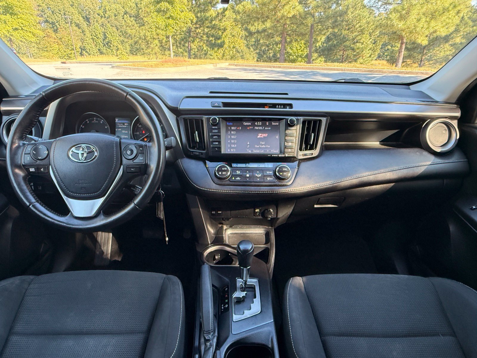 Used 2017 Toyota RAV4 XLE FWD image 23