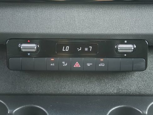 Used 2024 Mercedes-Benz Sprinter 2500 image 24