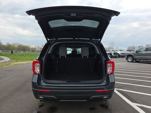 Certified 2022 Ford Explorer XLT w/ Equipment Group 202A image 11