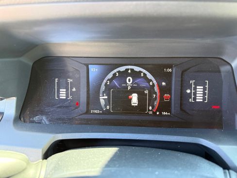 Used 2025 Toyota 4Runner SR5 AWD/4WD image 10