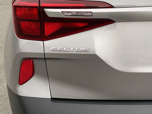 Used 2022 Kia Seltos LX AWD/4WD image 24