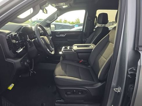 Used 2024 Chevrolet Silverado 1500 LT AWD/4WD image 9