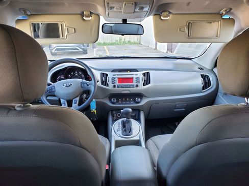 Used 2016 Kia Sportage LX FWD image 2
