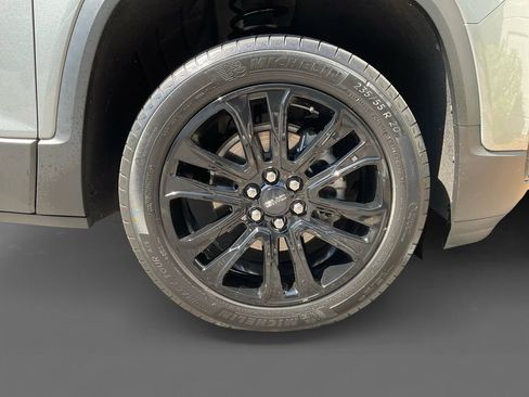 Used 2023 GMC Acadia SLE w/ Elevation Edition FWD image 16