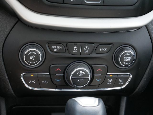 Used 2018 Jeep Cherokee Overland w/ Heavy Duty Protection Group AWD/4WD image 18