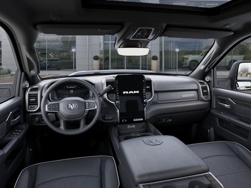 New 2026 RAM 2500 Laramie AWD/4WD image 40