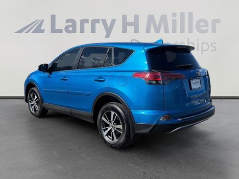 Used 2018 Toyota RAV4 XLE w/ Protection Package FWD image 3