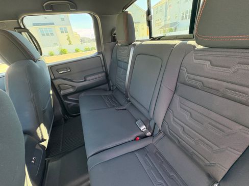 Used 2024 Nissan Frontier PRO-4X w/ Technology Package AWD/4WD image 17