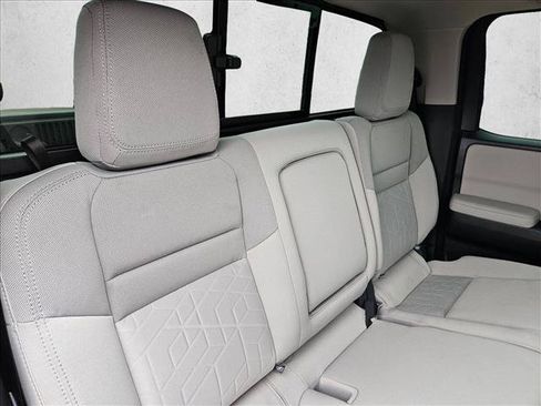 Used 2025 Nissan Frontier SV w/ SV Convenience Package RWD image 15