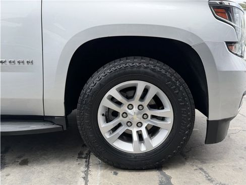 Used 2018 Chevrolet Suburban LT RWD image 9