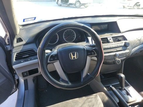 Used 2011 Honda Accord LX image 9