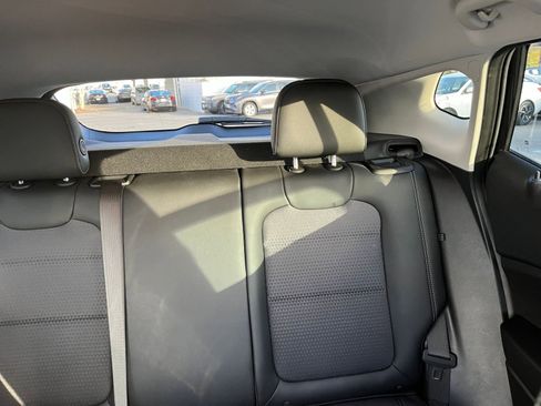 Used 2025 Chevrolet Trax LT w/ LT Convenience Package image 38