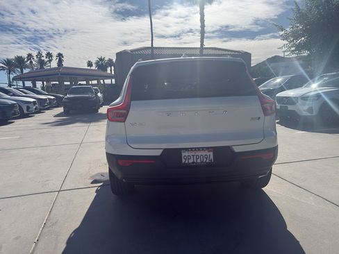 Used 2024 Volvo XC40 B5 Core w/ Protection Package Premier image 6