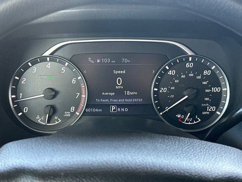 Used 2021 Nissan Titan SV image 23