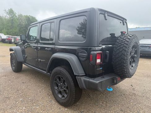 Used 2023 Jeep Wrangler Unlimited w/ Cold Weather Group AWD/4WD image 3