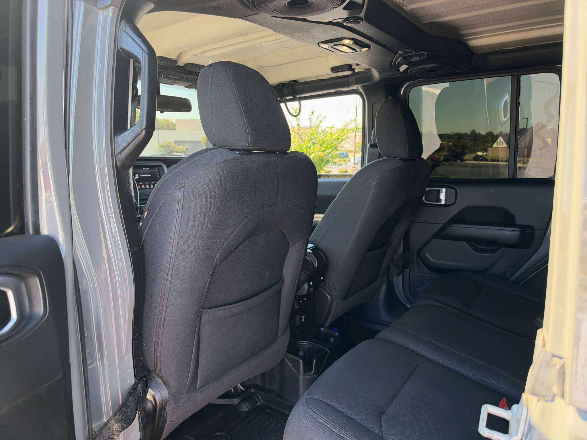 Used 2020 Jeep Wrangler Unlimited Sahara w/ LED Lighting Group AWD/4WD image 13