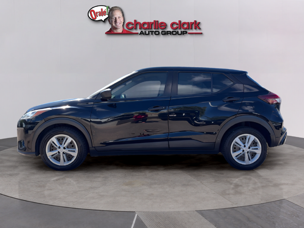Used 2021 Nissan Kicks S FWD image 2