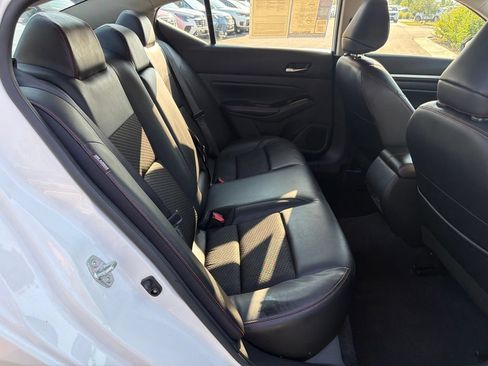 Used 2024 Nissan Altima 2.5 SR FWD image 15