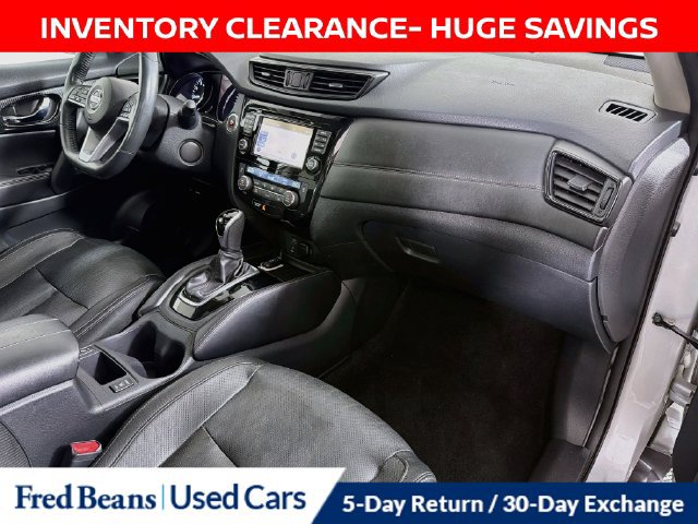 Certified 2017 Nissan Rogue SL w/ SL Premium Package AWD/4WD image 37