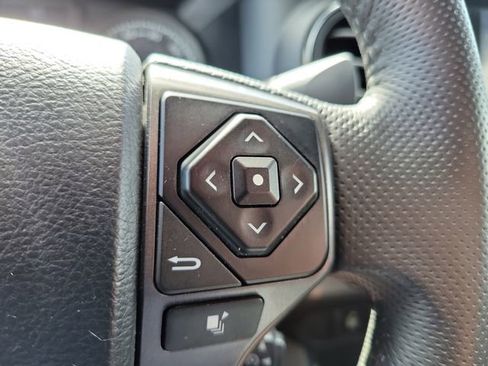 Used 2017 Toyota Tacoma TRD Off-Road w/ Premium & Technology Package image 22