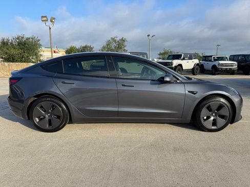 Used 2022 Tesla Model 3 Long Range AWD/4WD image 4