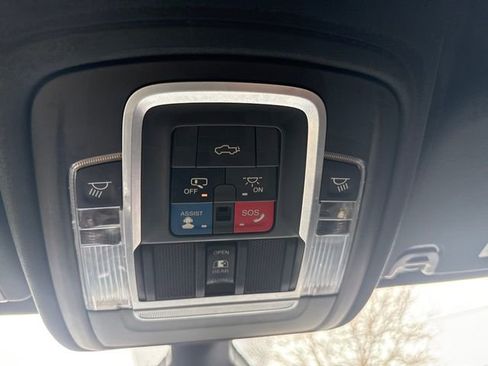 Used 2019 RAM 1500 Laramie image 38