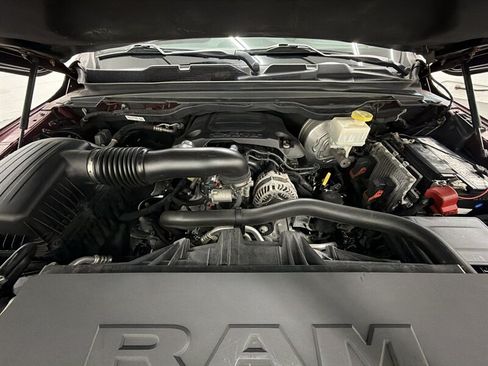 Used 2019 RAM 1500 Laramie AWD/4WD image 9