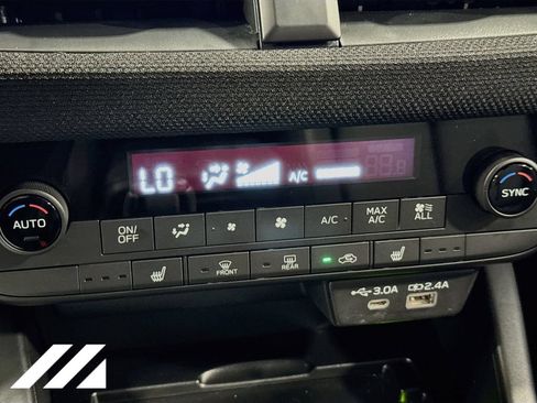 Used 2026 Subaru Outback Premium AWD/4WD image 18