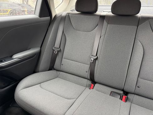 Used 2025 Kia K4 LXS image 40