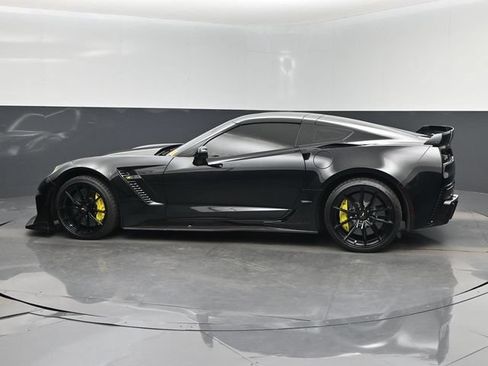 Used 2015 Chevrolet Corvette Z06 w/ 3LZ Preferred Equipment Group RWD image 10
