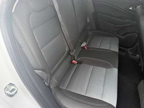 New 2026 Chevrolet Trax LT w/ Sunroof Package image 36