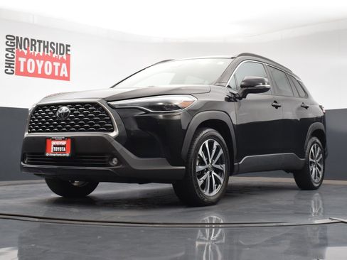 Used 2022 Toyota Corolla Cross XLE image 32