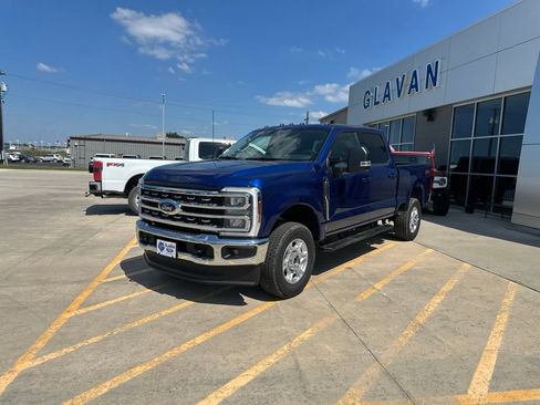 New 2026 Ford F250 XLT w/ XLT Premium Package AWD/4WD image 3