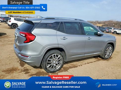 Used 2024 GMC Terrain Denali w/ Denali Premium Package AWD/4WD image 4